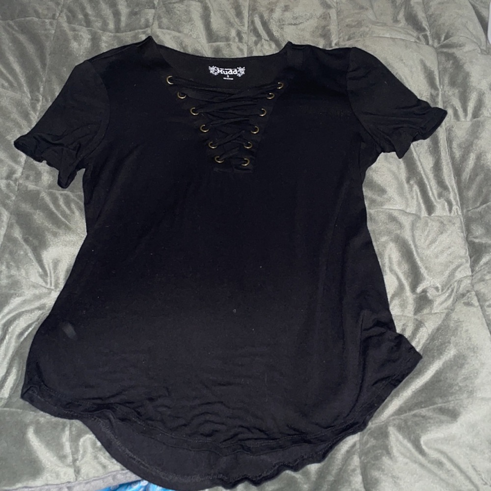 Black Tee